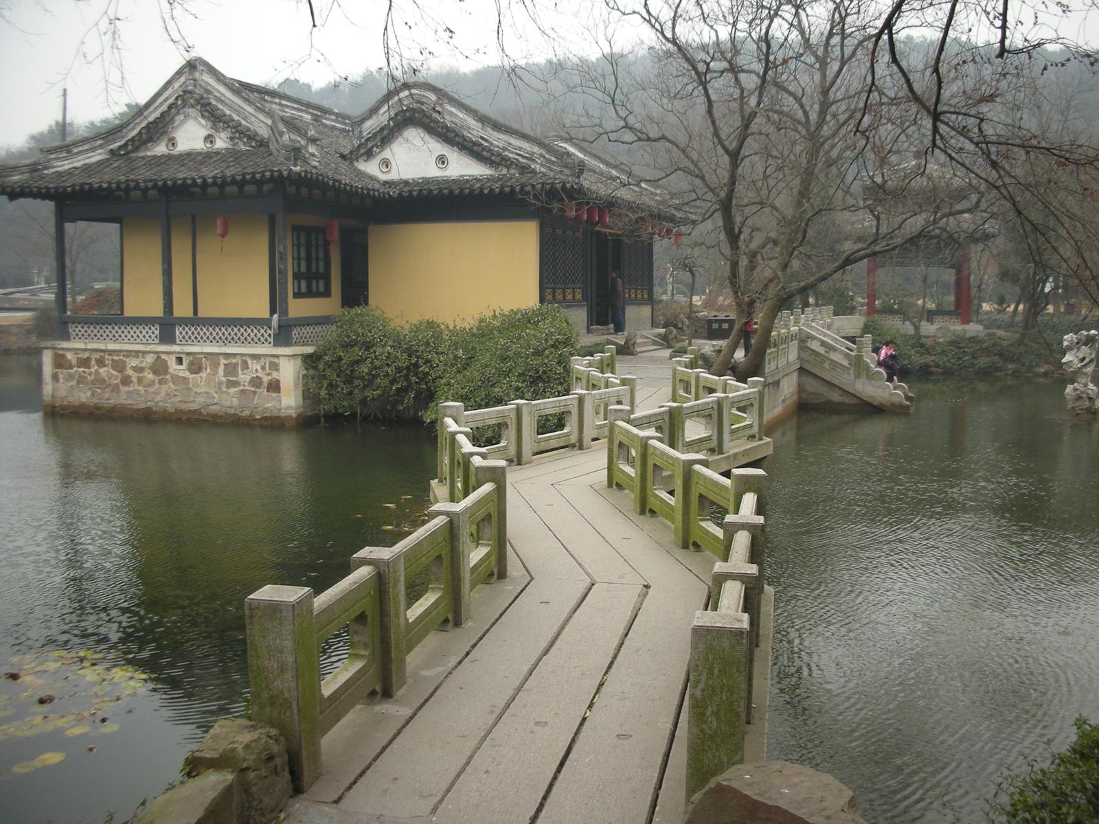 2000年ほど前は錫(スズ)の産地だったが、今は錫がない無錫(その2..無錫を代表する観光地である太湖)